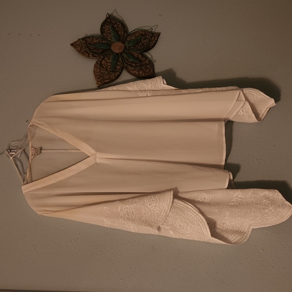 Ariat - oversized sheer blouse